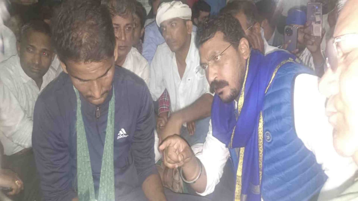 Chandrashekhar Azad reached Dausa to know the condition of the rape victim girl.