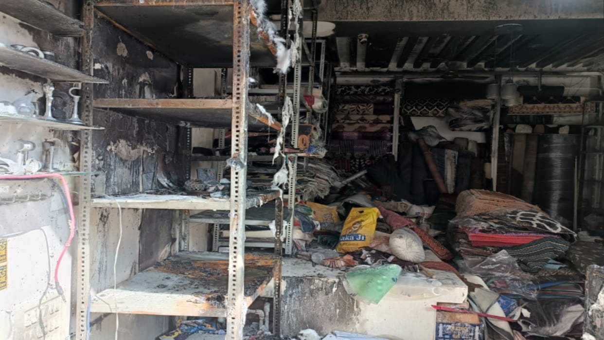 UP: Fire broke out in a curtain showroom in Bijnor district