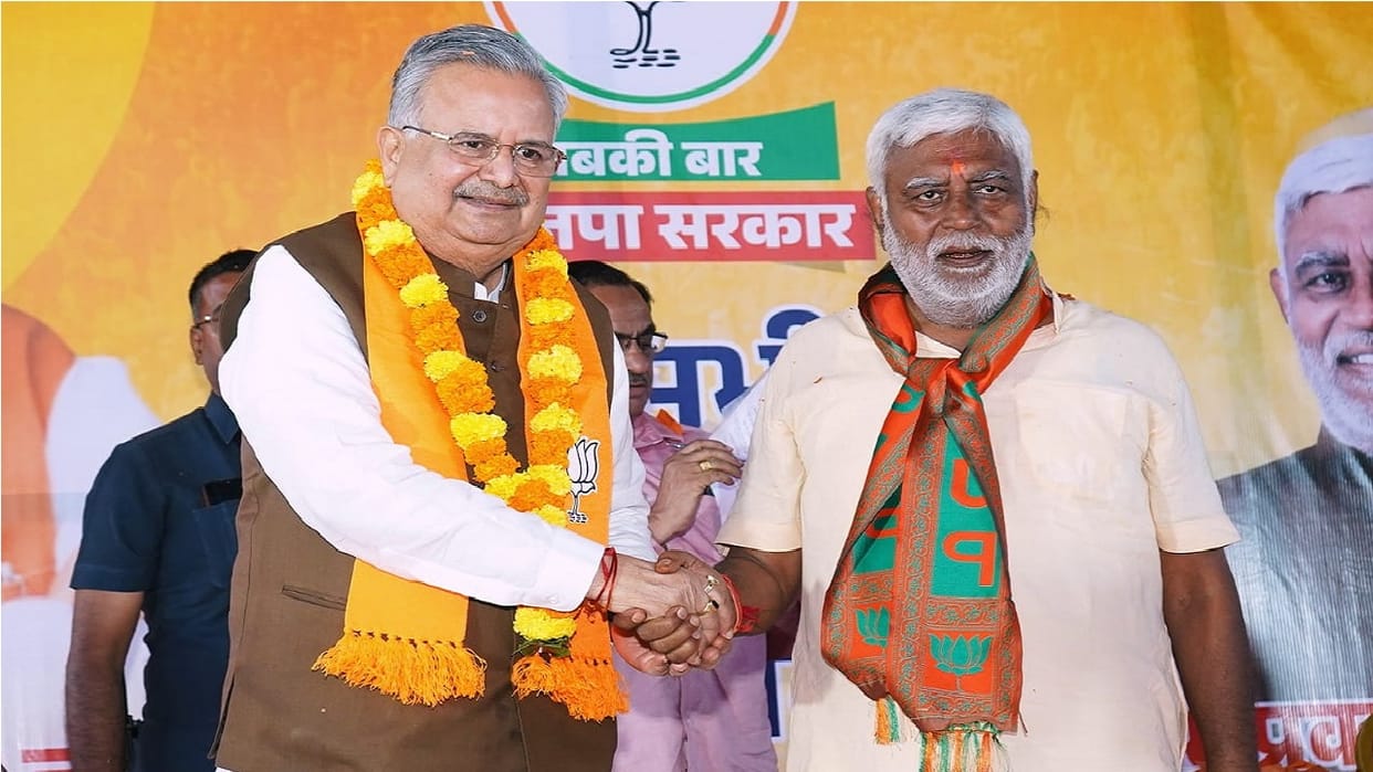 Dr Raman Singh visited Durg in support of candidate