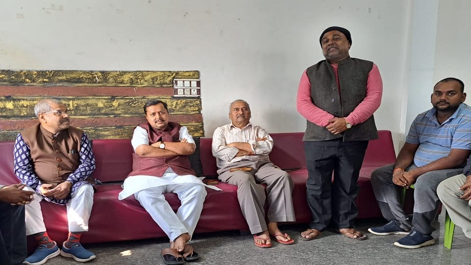 CG Election 2023 BJP costate incharge Nitin Naveen held meeting in Ramanujganj