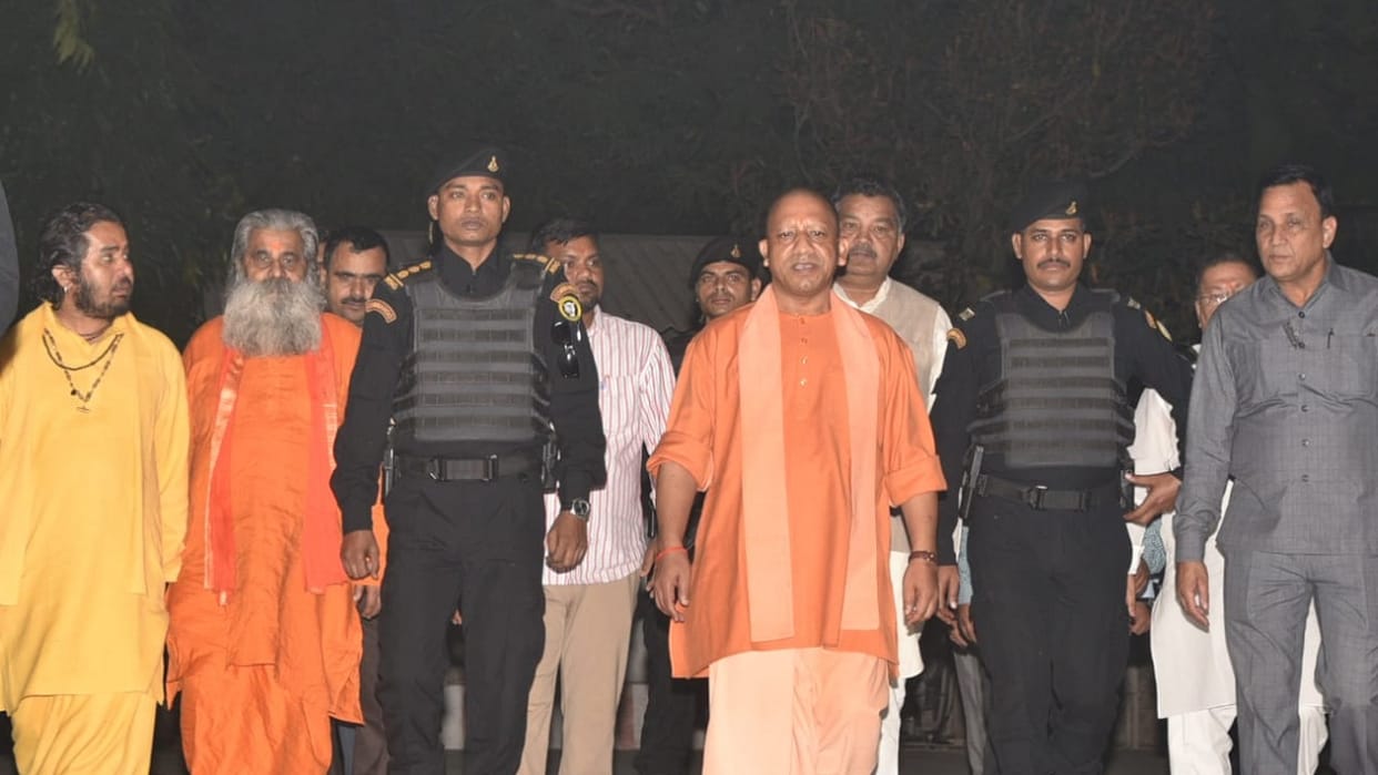CM Yogi paid tribute to martyrs in Ek Diya Balidaaniyon Ke Naam program in Gorakhpur