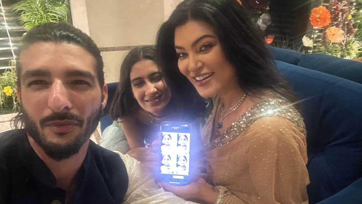 sushmita sen shared photo with ex boyfriend rohman shawal and daughters renee sen fans say perfect family pics