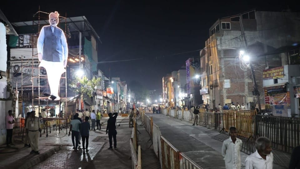 pm narendra modi indore road show