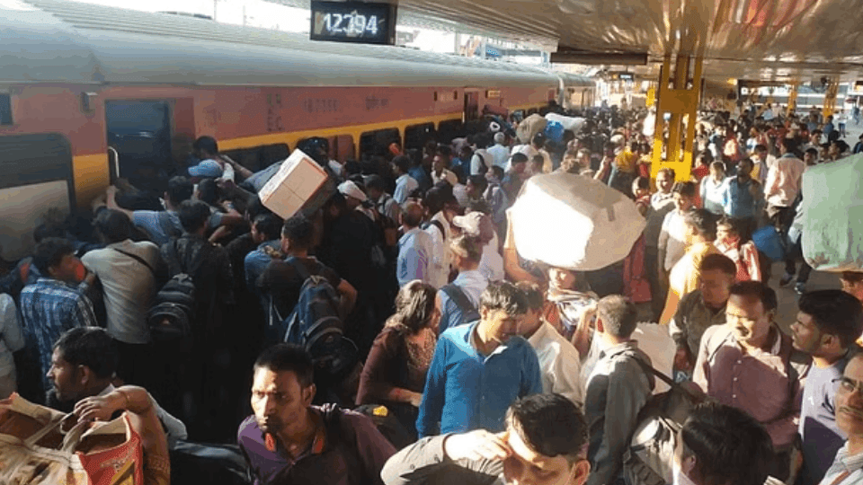 platform tickets at New Delhi and Anand Vihar stations closed till 18th November on Diwali and Chhath puja