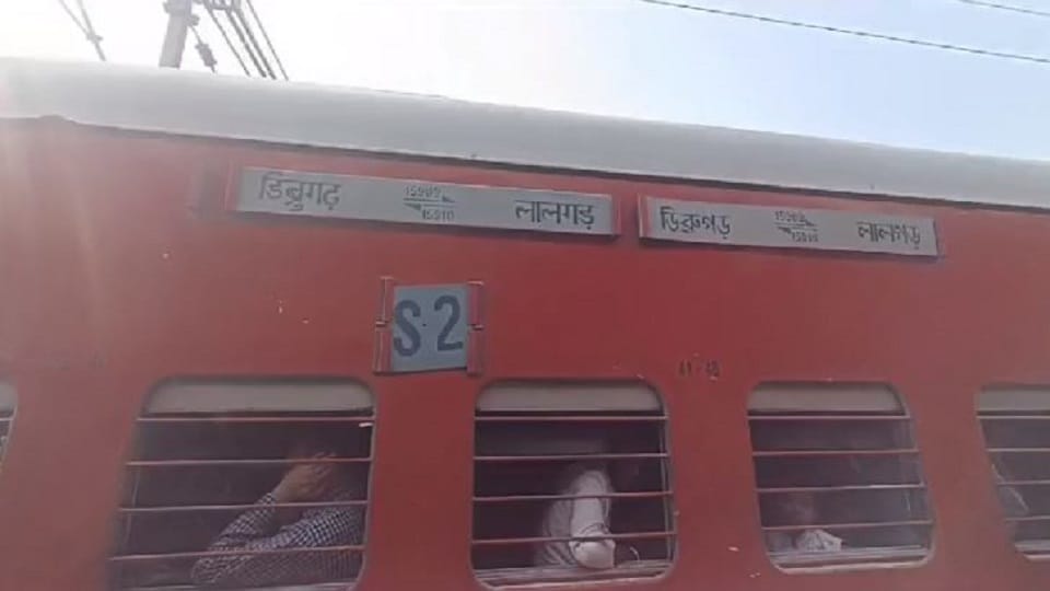 Explosion due to fireworks in Avadh Assam Express at Bareilly Junction