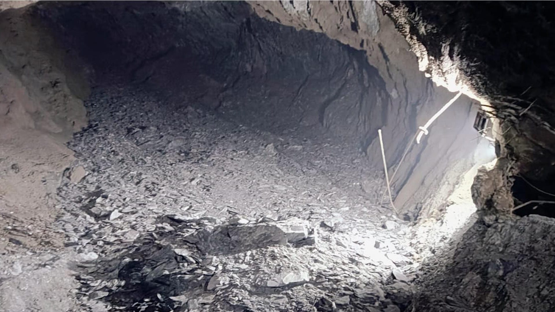 Uttarkashi Tunnel Collapse Landslide Seeing the debris falling five workers ran outside Read All Updates