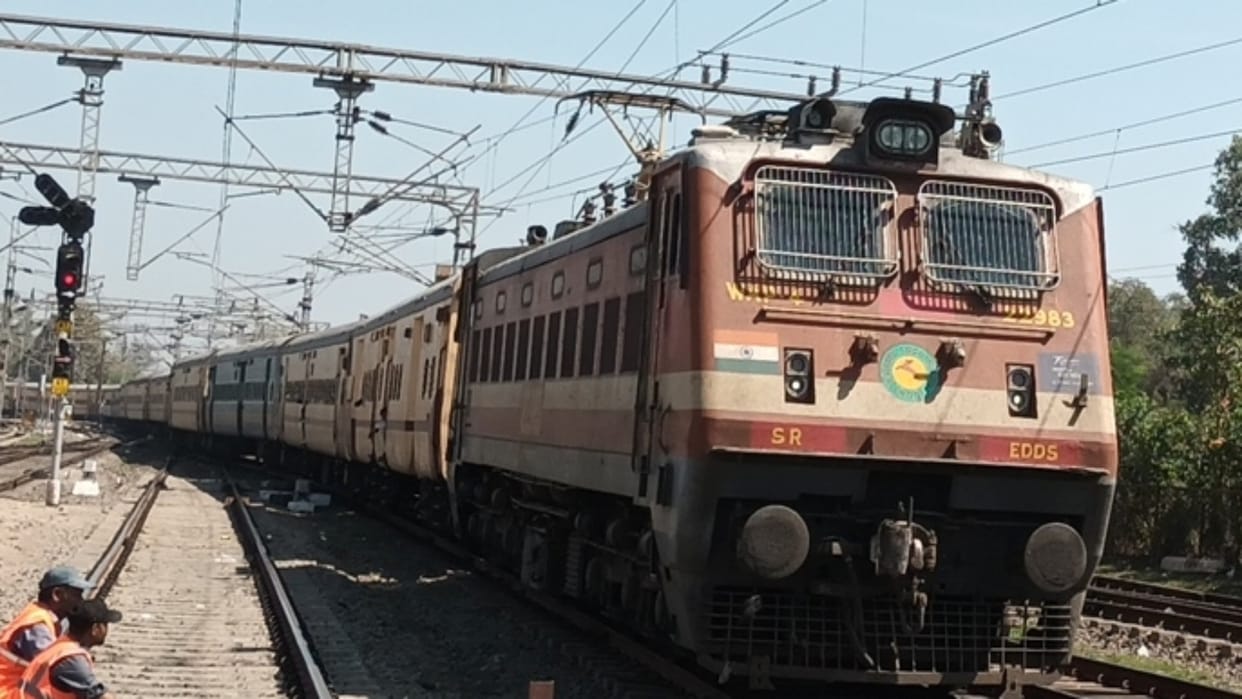 Railway News Non-interlocking work will be done between Budni-Barkheda for 13 days 35 trains will be affected