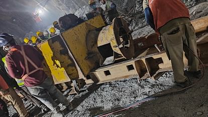 Uttarkashi Tunnel collapse rescue operation underway 40 labourers trapped tunnel Watch Photos read all Update