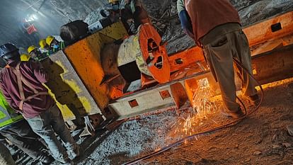 Uttarkashi Tunnel collapse rescue operation underway 40 labourers trapped tunnel Watch Photos read all Update