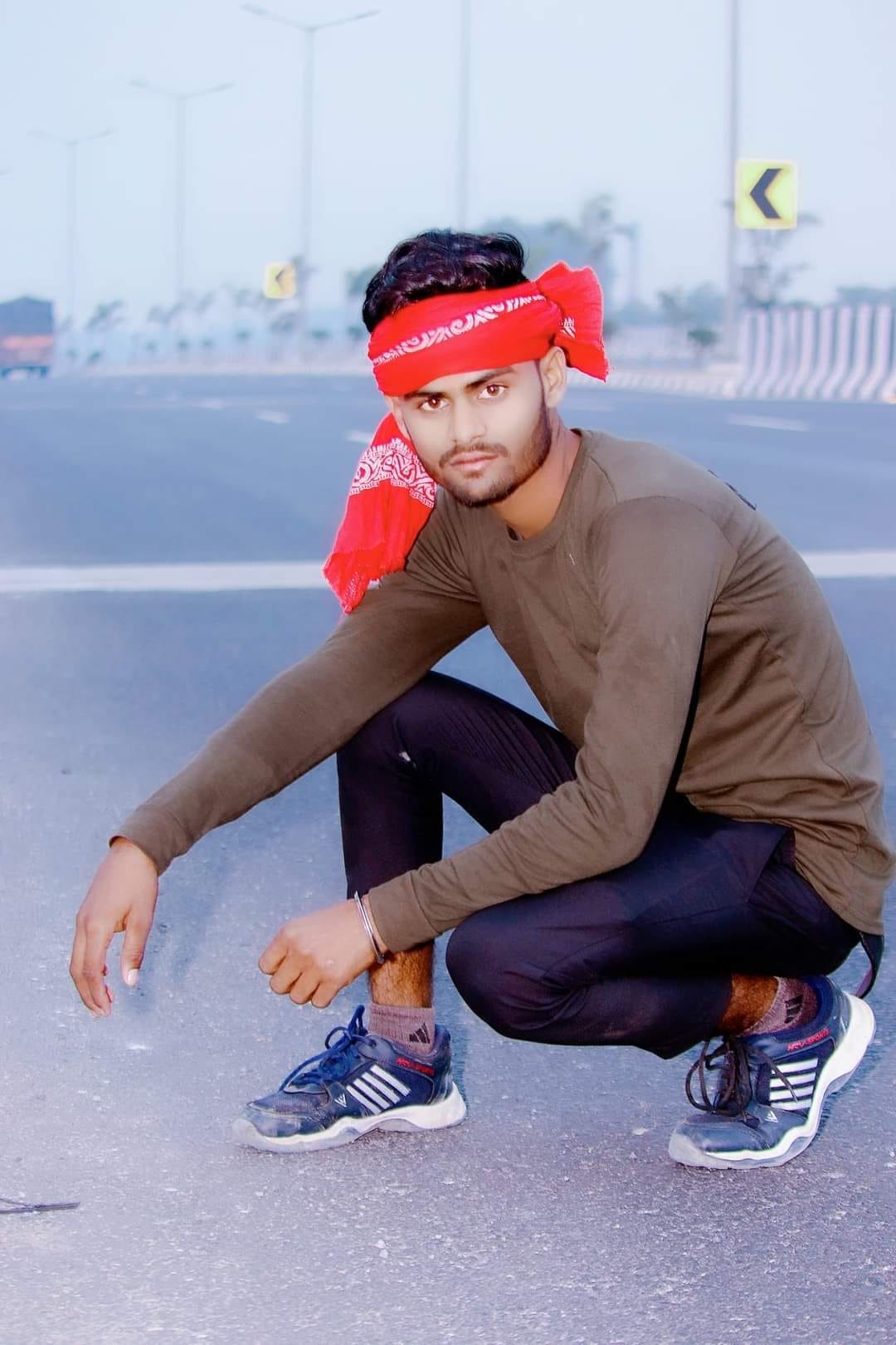 A young man committed suicide by jumping in front of a train, he was married four months ago