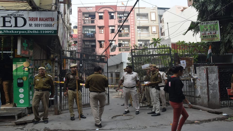 Shakarpur fire: Suddenly people started suffocating and lost sleep.