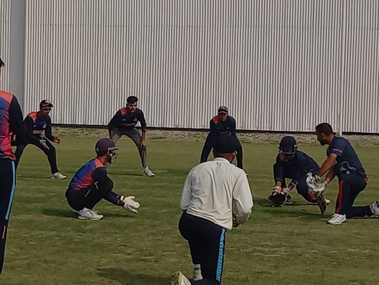 Meerut: the third day of Cooch Vihar Trophy match, volleyball competition at Kailash Prakash Stadium