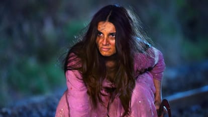 Apurva Movie Review in Hindi by Pankaj Shukla Tara Sutaria Nikhil Nagesh Bhat Rajpal Yadav Abhishek Banerjee