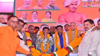 भाजपा की ओर से बिरसा मुंडा की जयंती मनाई गई।