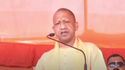 CM Sambhal Visit: सीएम योगी संभल पहुंचे, पीएम दौरे की तैयारी का लिया जायजा, आचार्य प्रमोद से की वार्ता CM Yogi in Sambhal today, will take stock of preparations for PM visit, Acharya Pramod will also meet