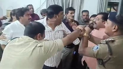 MP Election: टीआई के सामने संजय शुक्ला से भिड़े कैलाश समर्थक, पुलिस ने मुश्किल से रोकी मारपीट Indore News kailash vijayvargiya Sanjay Shukla supporters clashed fight