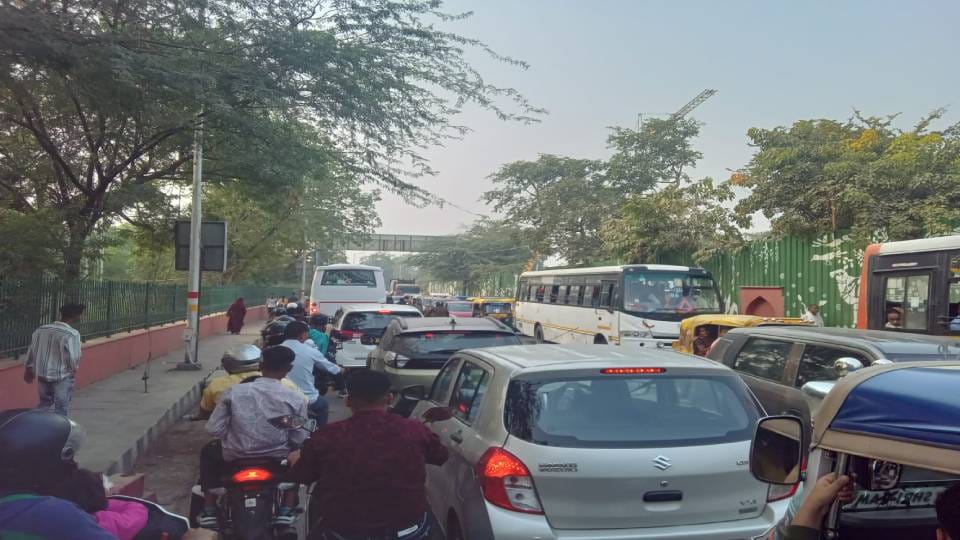 Aligarh Highway remained jammed for four hours on Bhai Dooj in Khandauli Agra
