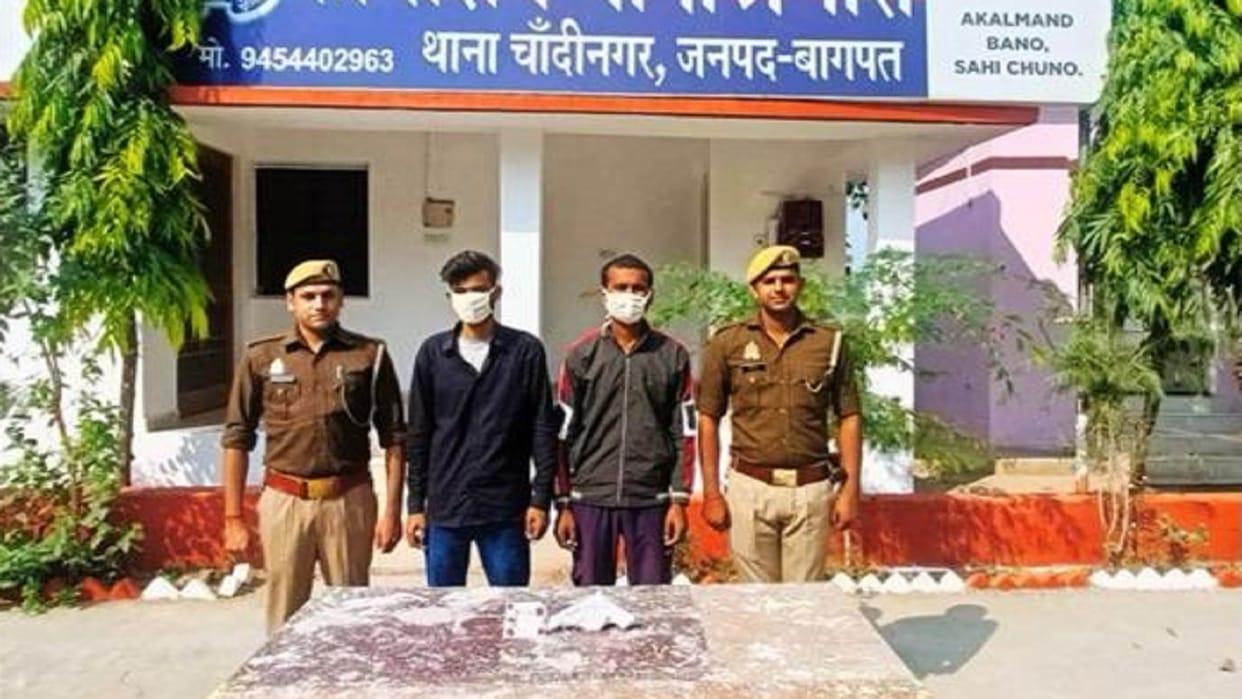 Police arrested two accused during encounter in Baghpat and pistol and cartridges recovered