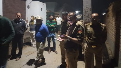 Dispute between two parties in Jewar Of Greater Noida