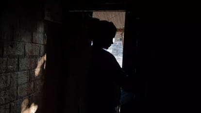 Kanpur Warden Scandal, There was a party on the day of Pareva, five people were present, the daughter had full