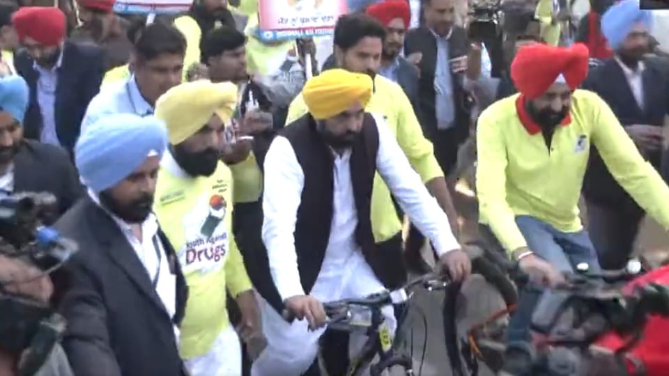 Cycle rally at Punjab Agricultural University on martyrdom day of Kartar Singh Sarabha in Ludhiana