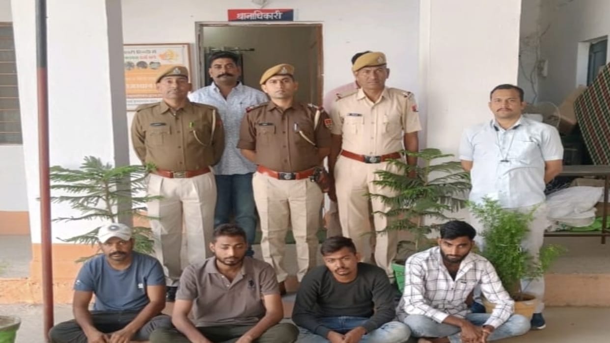 Sirohi Crime Four people arrested for hitting policeman and running away and stealing diesel and petrol