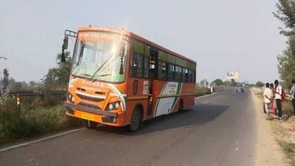 wheels of the roadways bus moving on the highway came loose in Bareilly