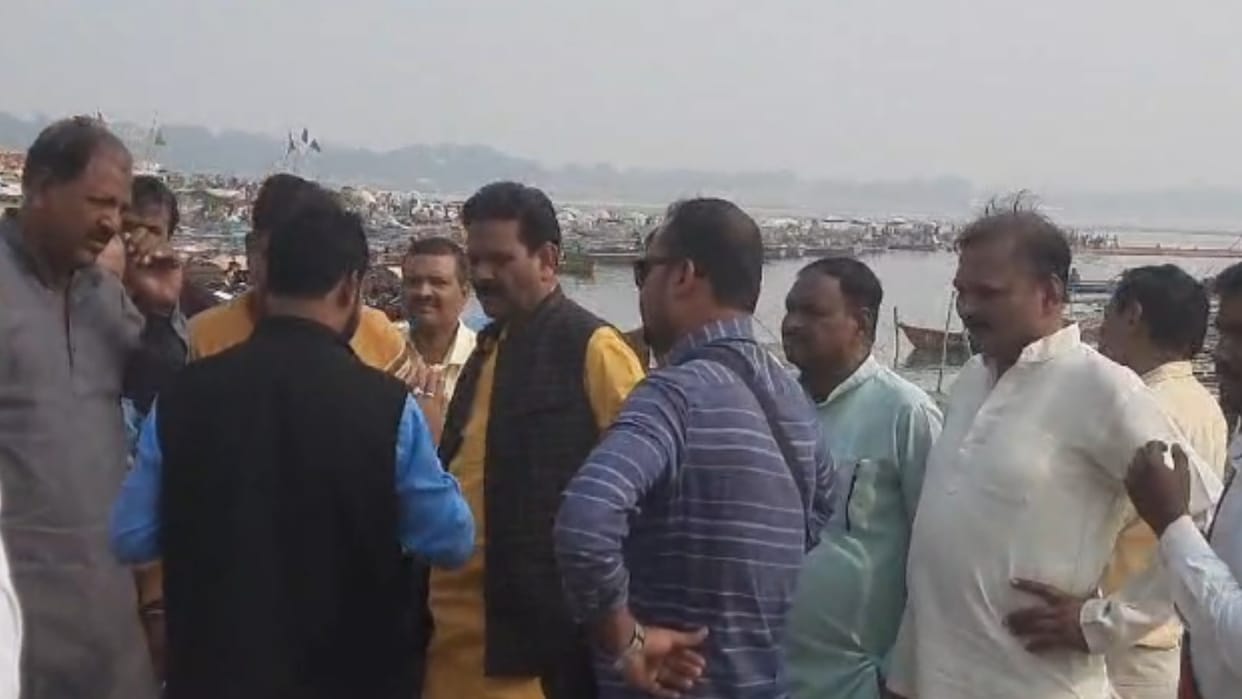 Dala Chhath: Preparations for Sun worship in full swing, leveling in full swing to build altars on Sangam ban