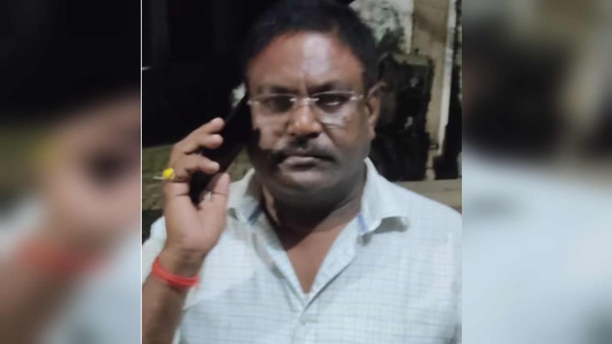 Policeman returning from idol immersion dies in road accident