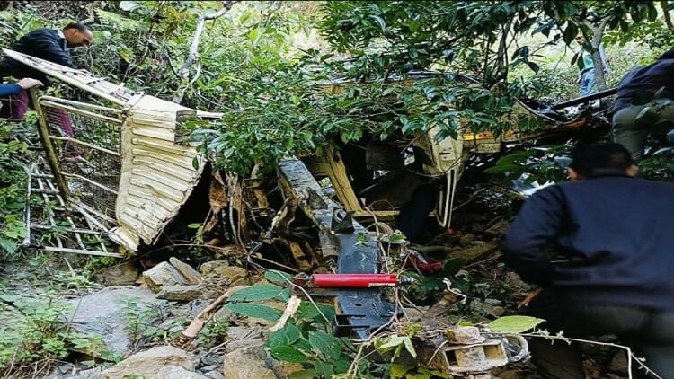 Nainital Accident:नैनीताल सड़क हादसे में नौ लोगों की दर्दनाक मौत, तस्वीरों में देखें रेस्क्यू ऑपरेशन – Nainital Road Accident: Many People Died Tragically In A Horrific Road Accident In Nainital