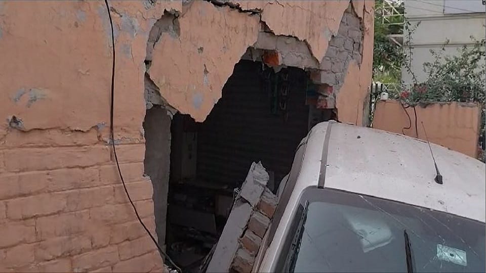 Uncontrollable car broke the door and reached room four injured see video