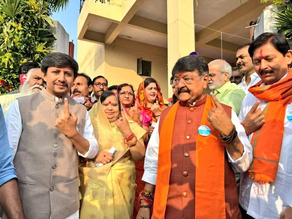 MP Election: BJP veterans voted, some came with family and some alone to vote.
