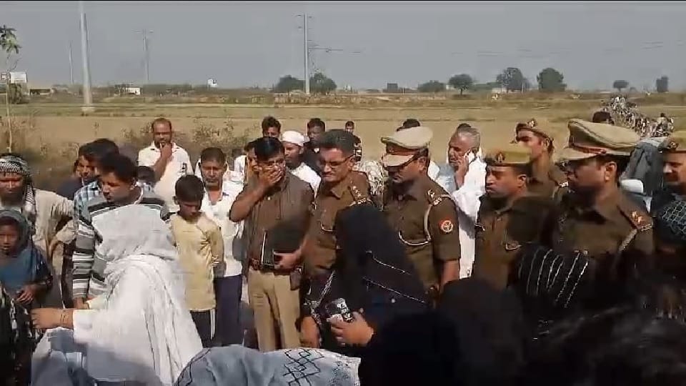 Dead body of owner found under suspicious circumstances at poultry farm in Ghaziabad