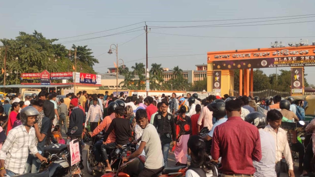 Uproar over youth death jam imposed on Gorakhpur Maharajganj road