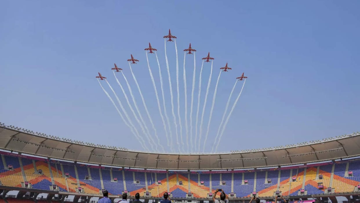 IND vs AUS Final Rehearsal of air show before India vs Australia world cup 2023 final in Ahmedabad video watch