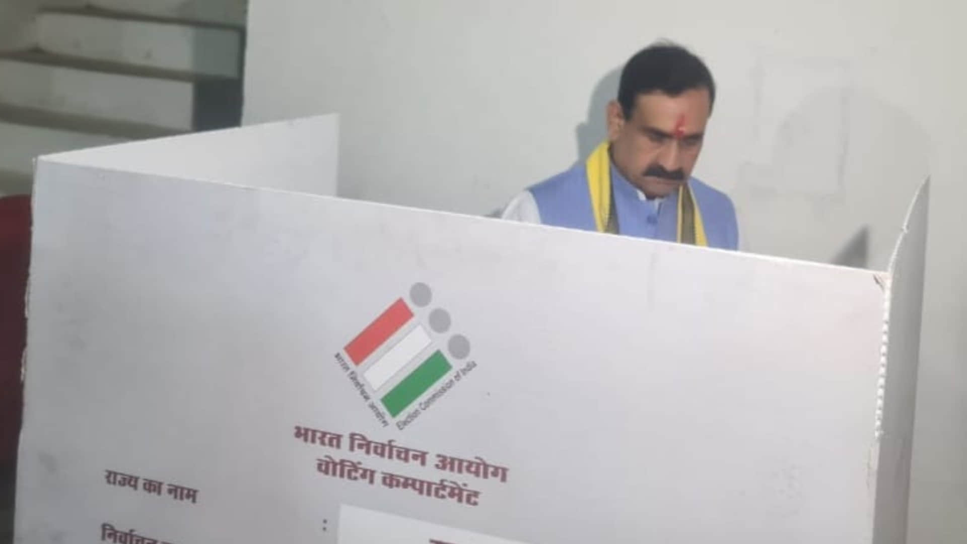 MP Election Shivraj Singh Performed Narmada Puja Before Voting Kamanath Visit Temple Check Photos