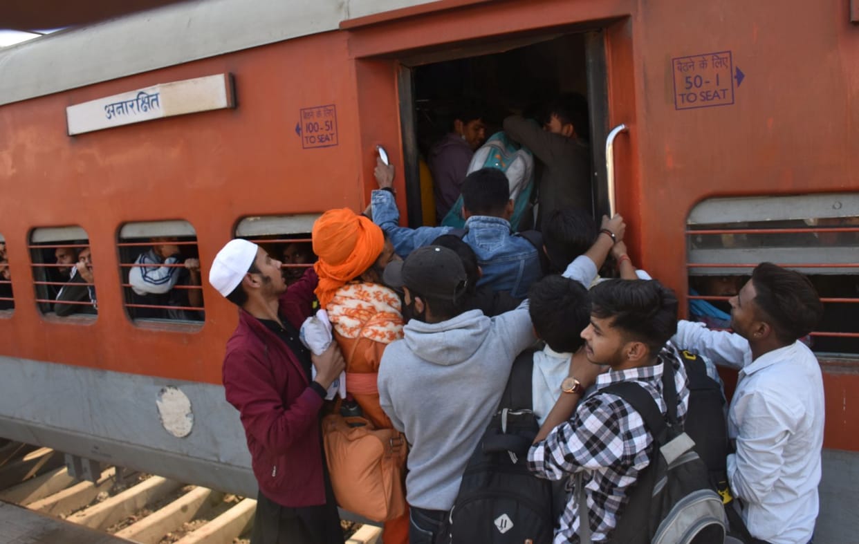 Railway News: Seven trains including Rajyarani Express will run late, Railways released complete timetable
