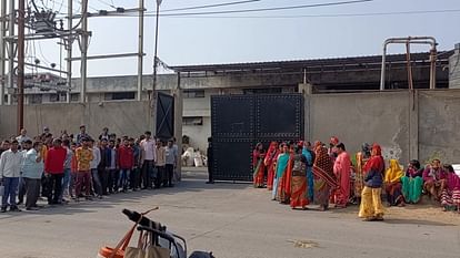 MP News: सांवेर रोड औद्योगिक क्षेत्र में कलेक्टर द्वारा गठित दल का छापा; मतदान दिवस पर बंद कराई गई फैक्ट्री MP News: Raid by team formed by Collector in Sanwer Road Industrial Area; Factory closed on voting day