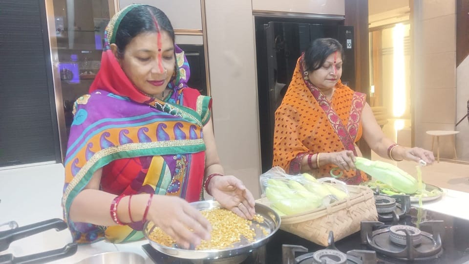 Chhath Puja 2023 starts from today with Nahay-Khay devotees offer prayers to Sun on 19th and 20th November