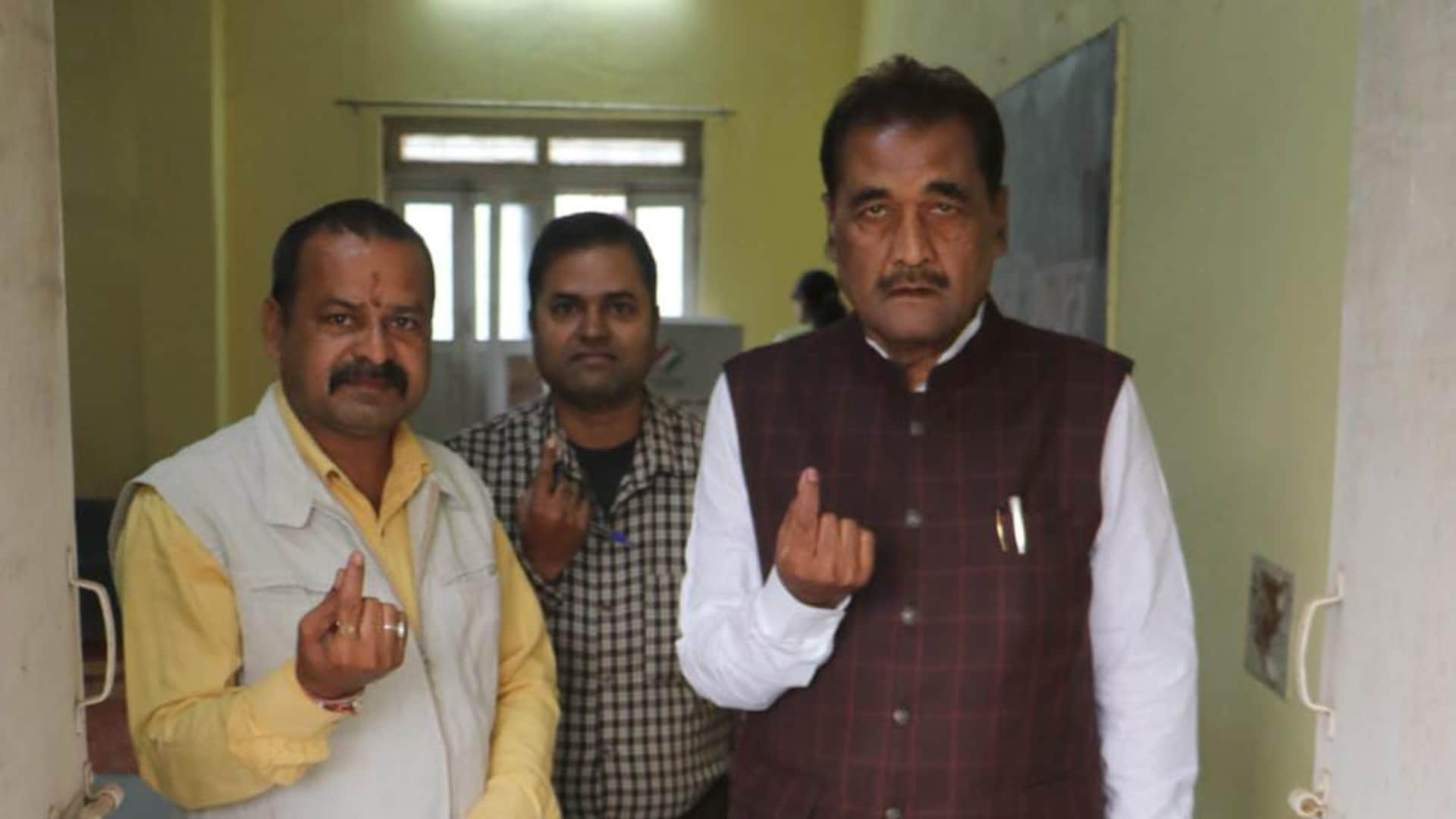 MP Election Shivraj Singh Performed Narmada Puja Before Voting Kamanath Visit Temple Check Photos