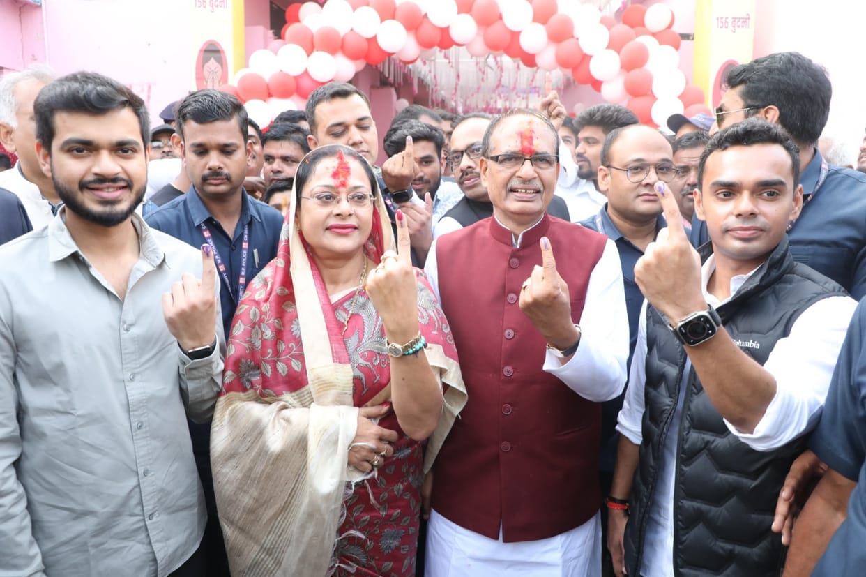 MP Election: BJP veterans voted, some came with family and some alone to vote.