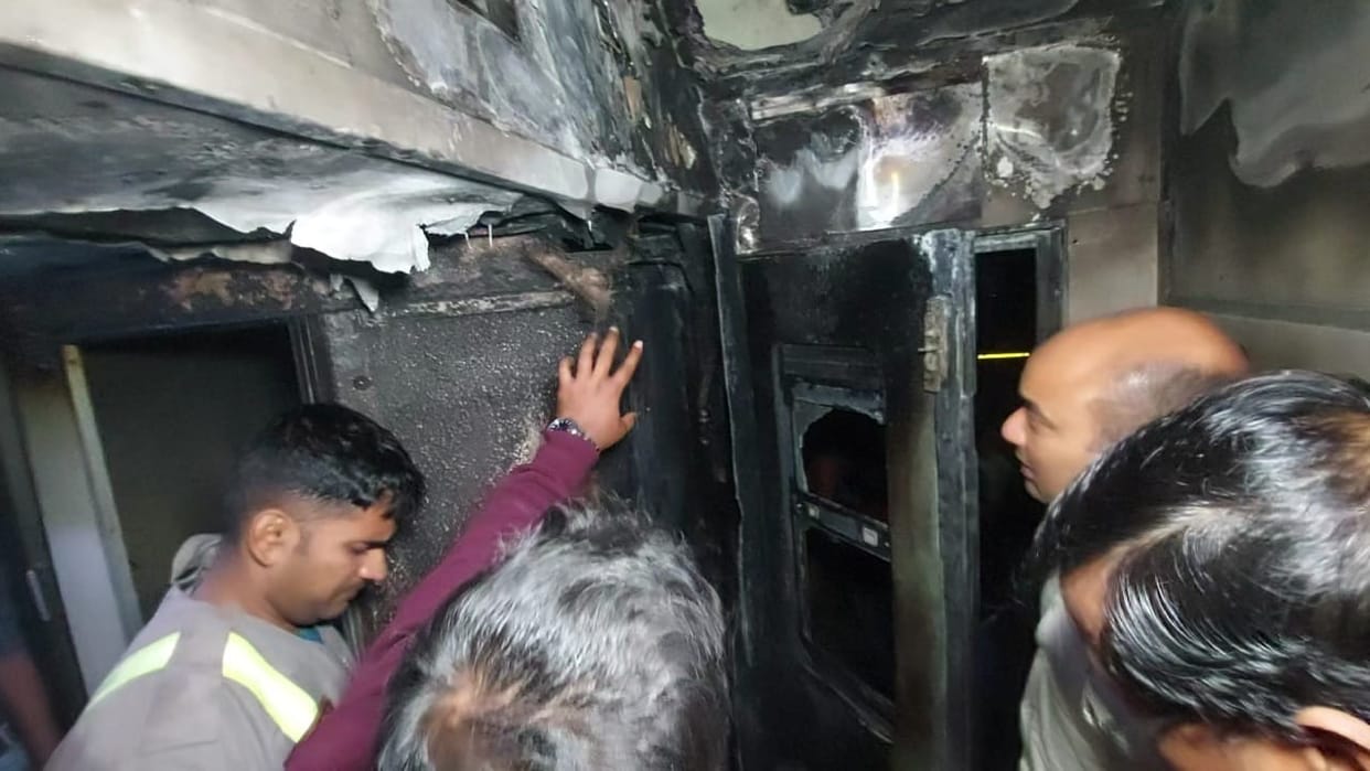 Train Accident news Three teams came to find out cause of accident saw incident site and condition of coach