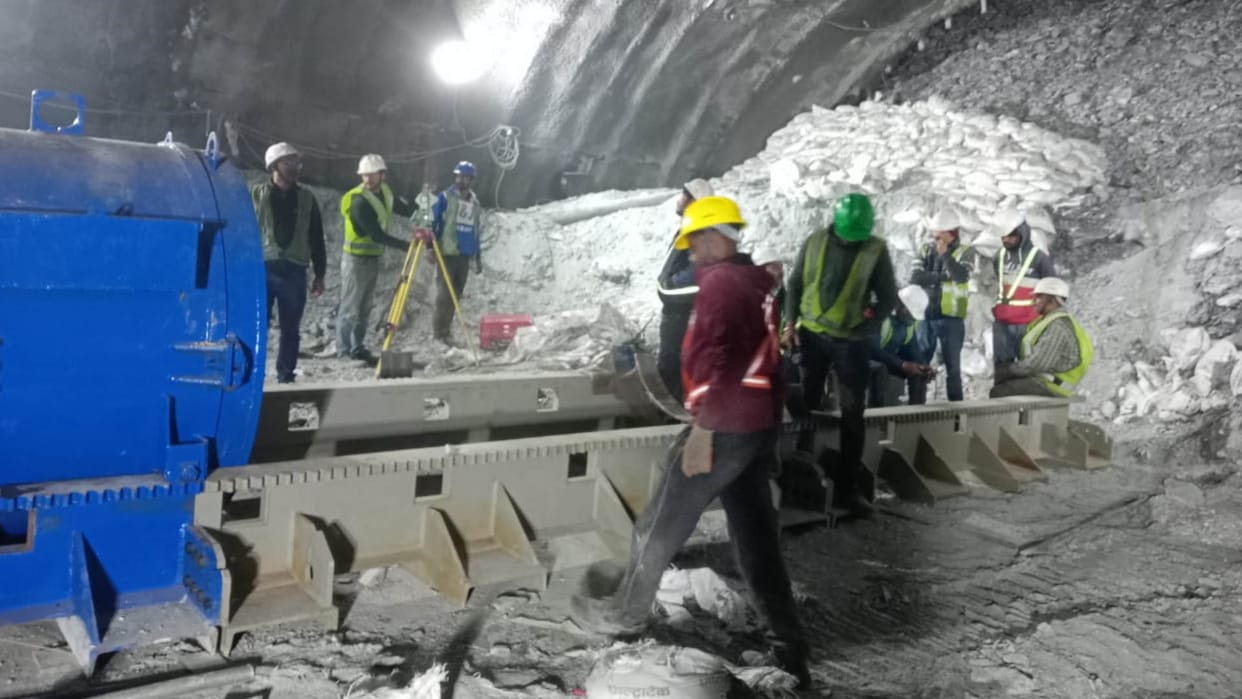 Uttarkashi Tunnel Collapse Live: Silkyara Rescue Operation Sixth Day To Save Trapped Labourers News in Hindi