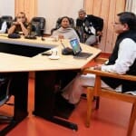 बैठक लेते सीएम धामी (फाइल फोटो)
