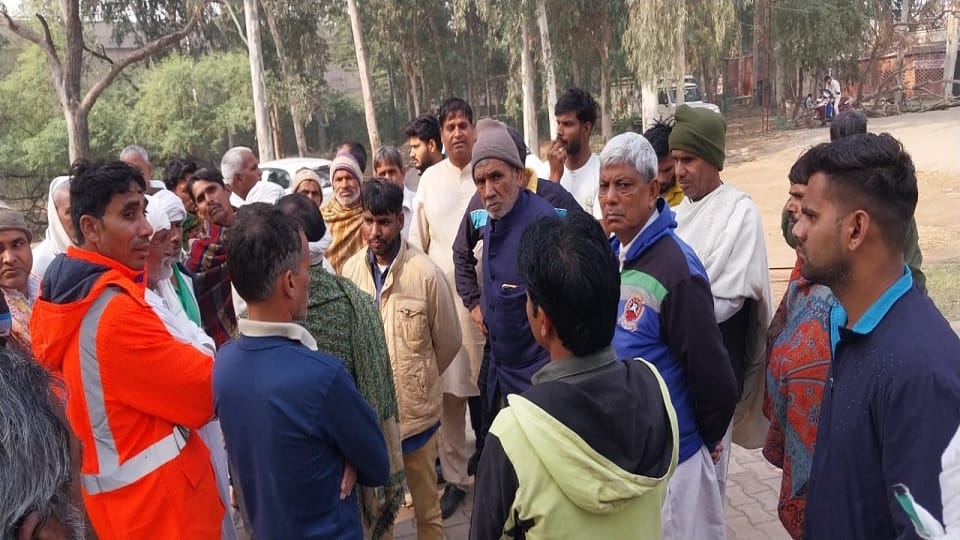 Veterinarian body found on banks of Johad in Dadri, villagers blocked NH 334B to arrest murderer