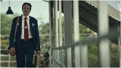The Railway Men Review in Hindi by Pankaj Shukla Netflix YRF Shiv Rawail Babil K K Menon Divyendu Madhavan
