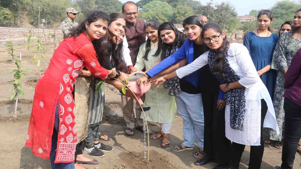 MP News: CM planted saplings with youth in Shyamala Hills Smart Garden