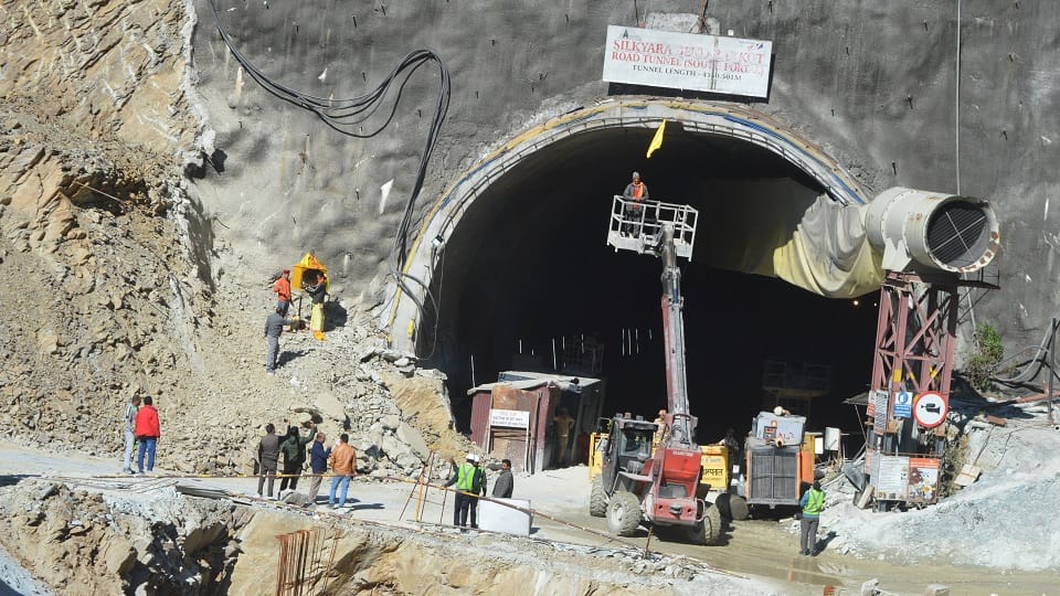 Uttarkashi Tunnel Rescue Baba BokhNag doli reached Silkyara CM also offers prayers