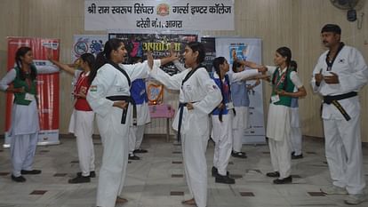 What to do during chain snatching method taught to girl students in Amar Ujala Aparajita