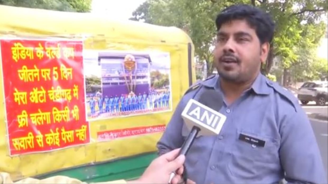 Auto driver Anil offer free rides for 5 days if India will win today